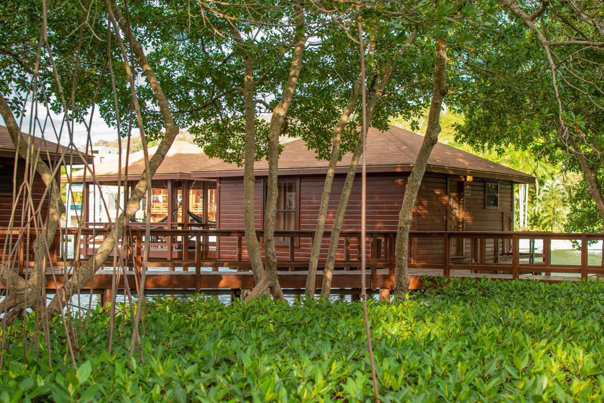 Anthony'S Key Resort Sandy Bay Exterior photo