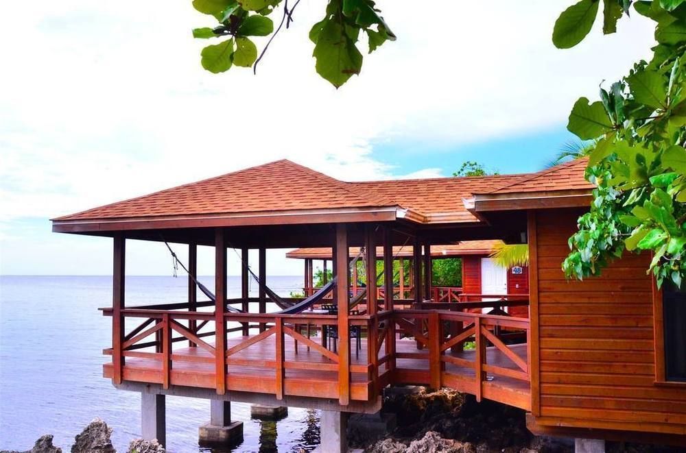 Anthony'S Key Resort Sandy Bay Exterior photo